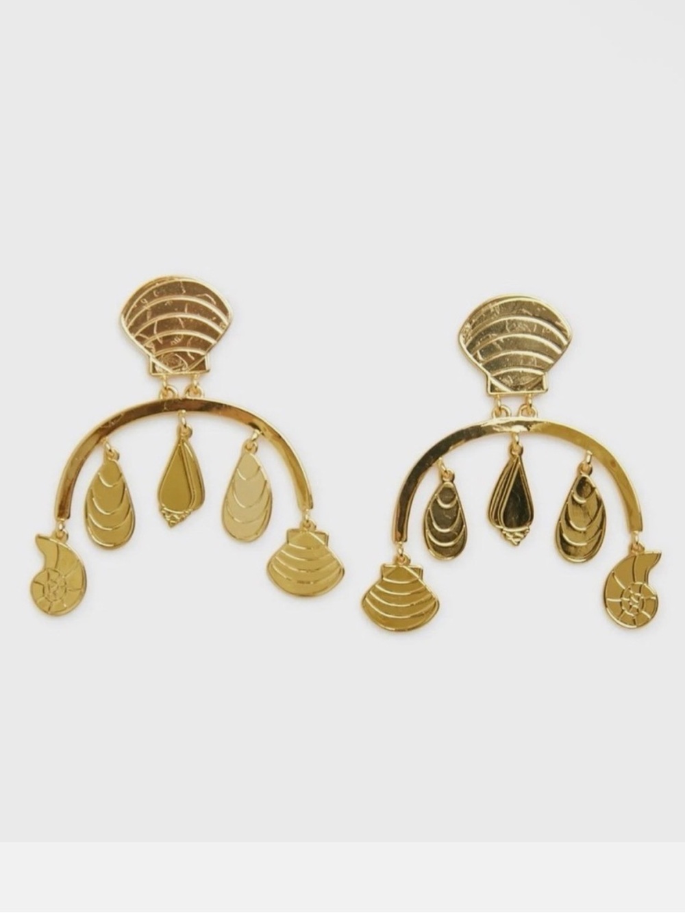 TUCKERNUCK Darling Dangle Drop Oversized Shell Earrings NEW!!
